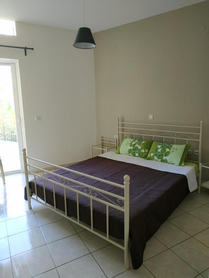 Urban Comfortable Apartment Argos Exterior photo